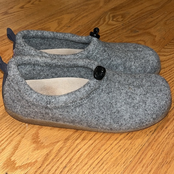 Lodge Shoe Unisex in Slate - Picture 7 of 14
